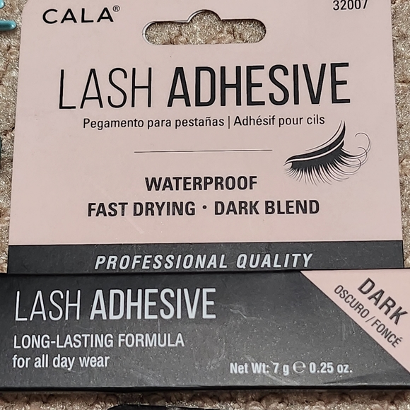 Eyelashes bundle, brush, adhesive and tweezers! - Picture 5 of 8